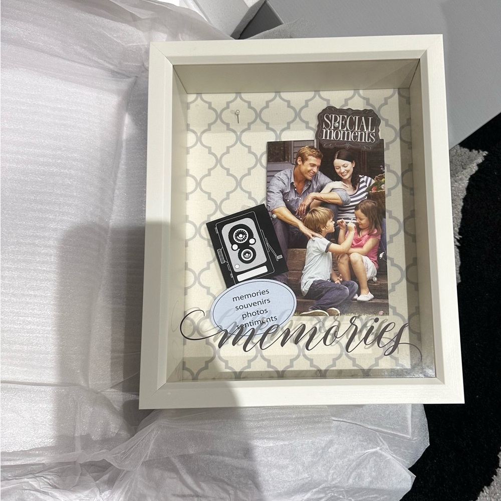 Things Remembered Memories Shadow Box, New, Frame, Pictures, Memoraabilia